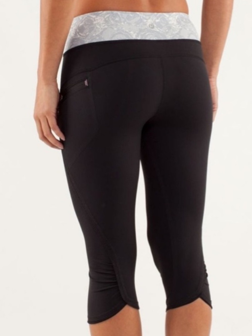 Lululemon Speed Crop Tight Ruched Size 4 Black Waistband leggings capris women